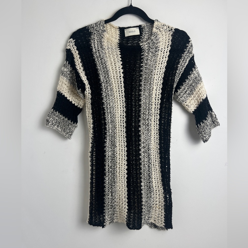 VICOLO Small Black & White Striped Textured Open-Stitch Crochet‎ Cotton Flax Top
